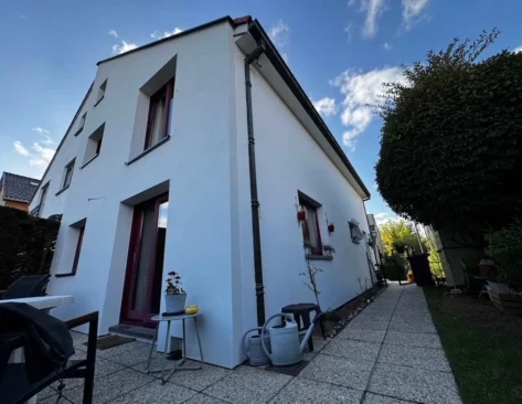 Maison isolée au crépi par Isoleaz